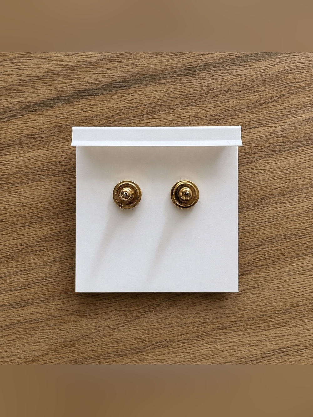 Tory Burch Gold and Tortoiseshell Round Logo Cufflinks - Picture 3 of 3